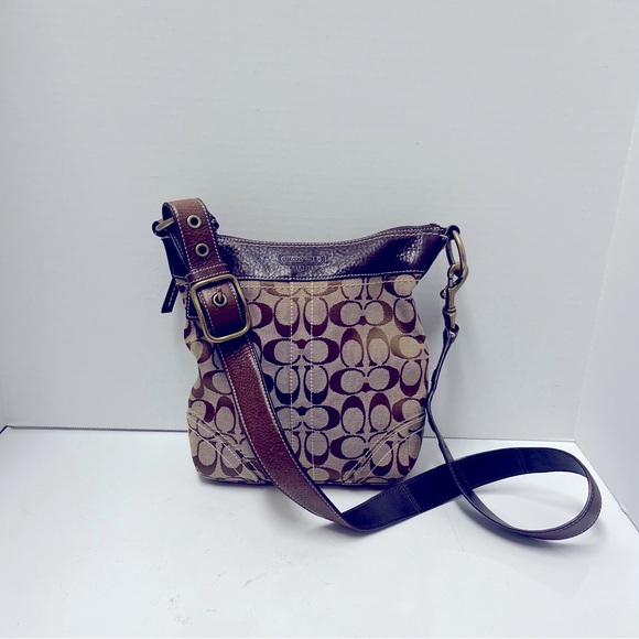 Coach Signature Brown Canvas Shoulder Bag,adjustable strap, Coach dust bag. - Picture 2 of 6